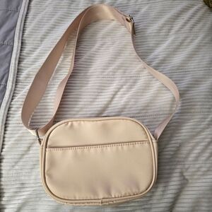 89th & Madison Cream Crossbody Bag.